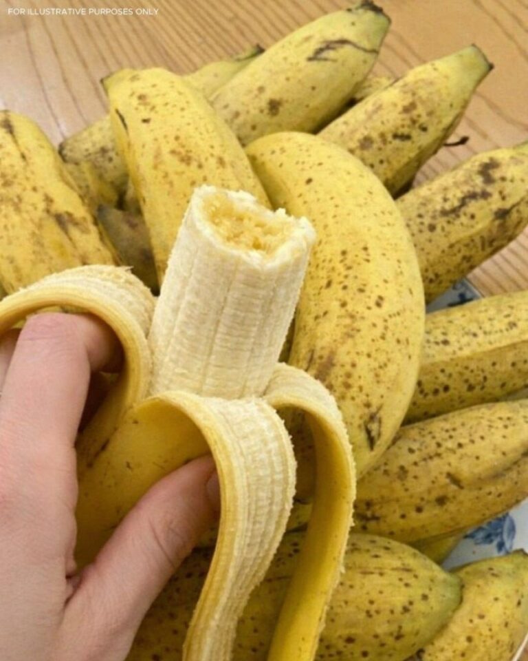 Doctors reveal that eating bananas in the evening leads to… See below