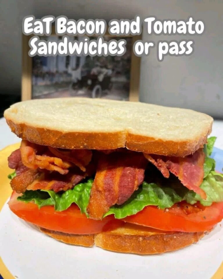 Bacon and Tomato SandwichesCrispy bacon